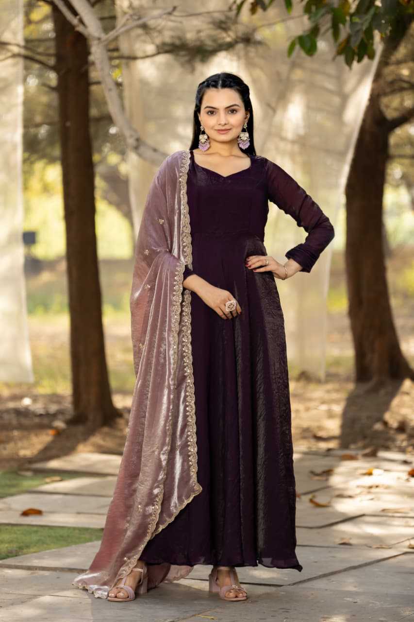 Space Silk Embroidery Gown