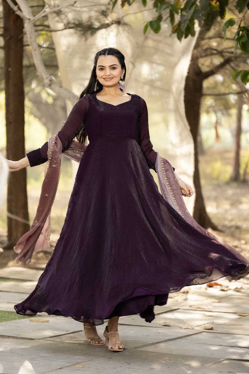 Space Silk Embroidery Gown
