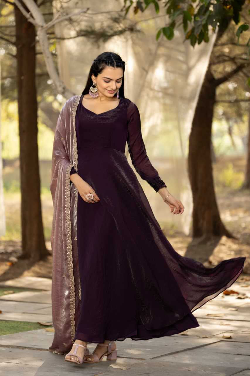 Space Silk Embroidery Gown
