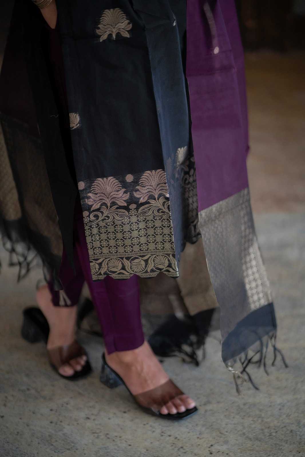 Jalarneck Art Silk Printed Suit in Black