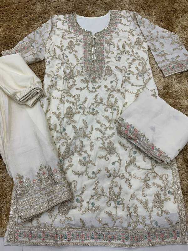 Chinon Ladies Suit 1967
