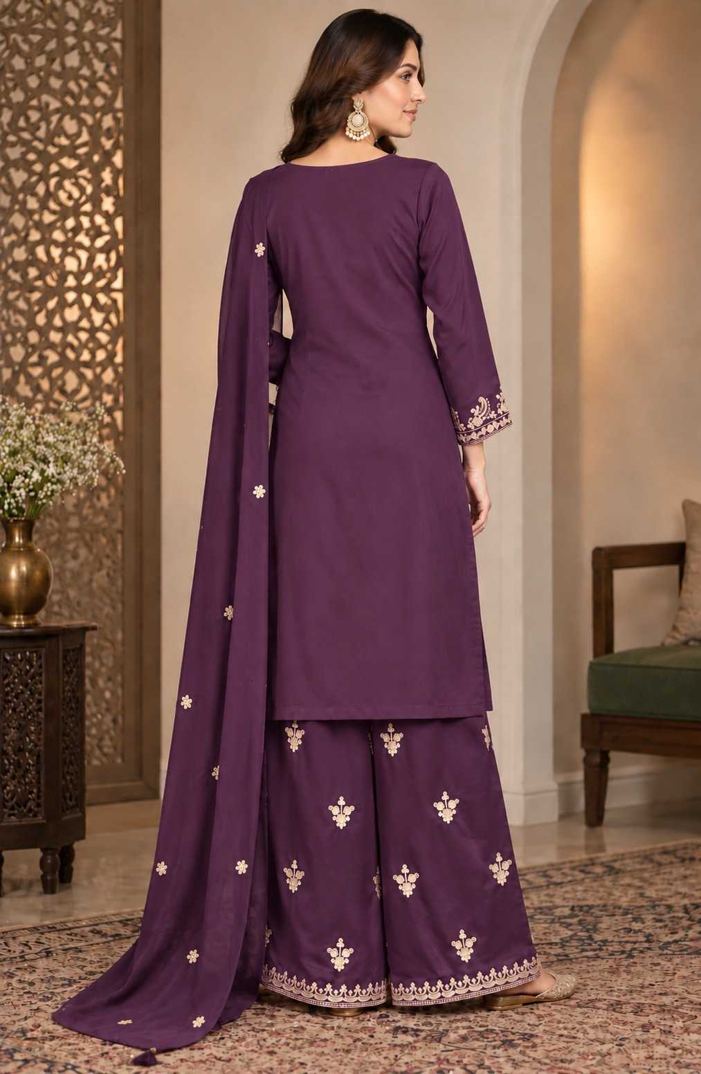Chinon Embroidery Suit in Dark Green