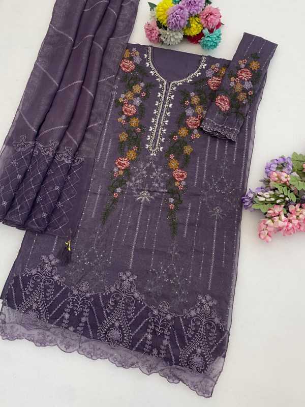 Crunchi Embroidery Suit