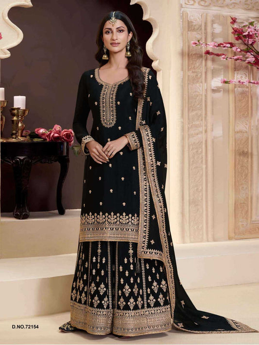 Chinon Embroidery Suit 71151