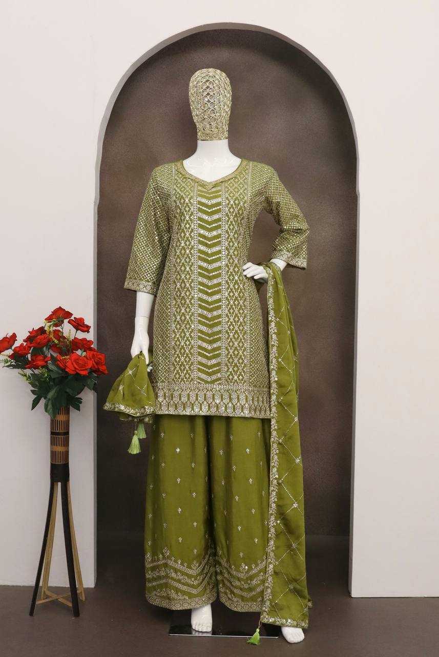 Chinon Embroidery Suit