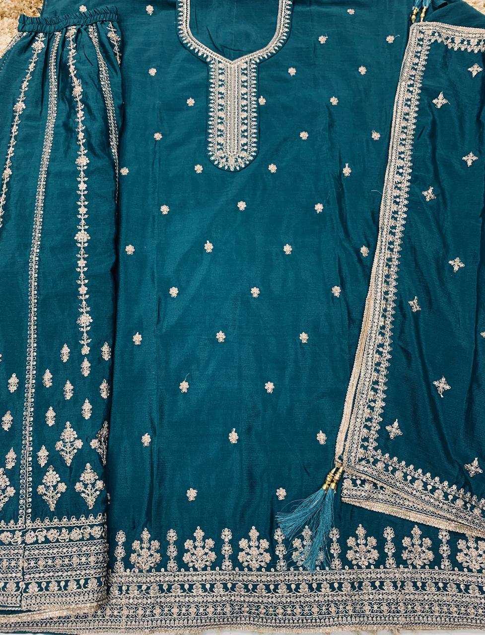 Chinon Embroidery Suit