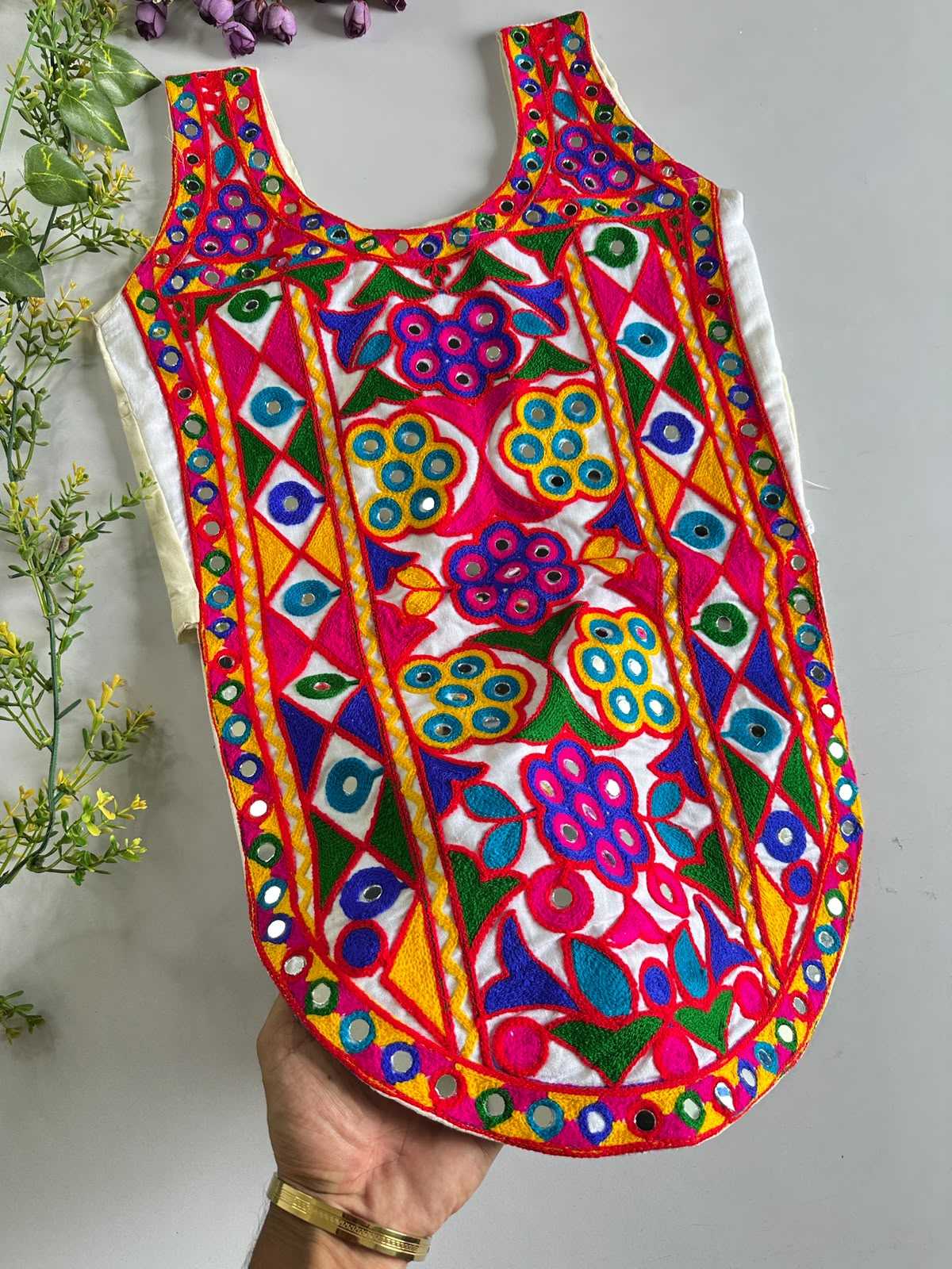 Aishi Soft Cotton V-neck Blouse