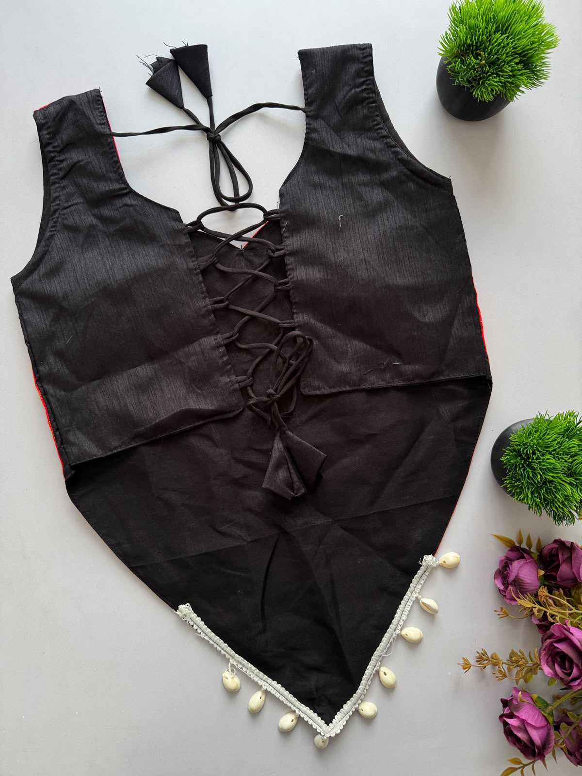 Aishi Soft Cotton V-neck Blouse