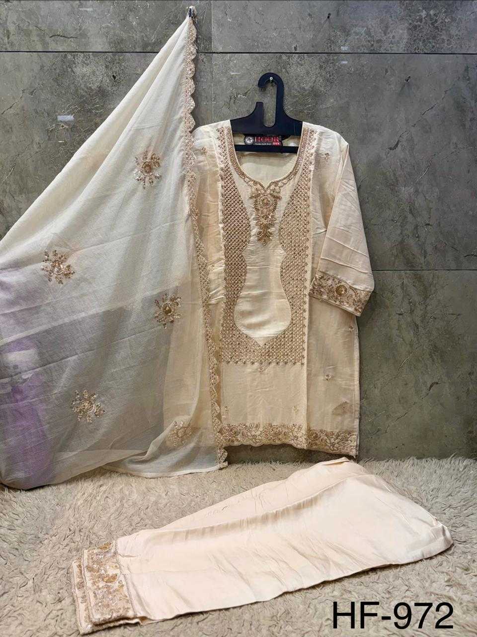 Heavy Roman Silk Ladies Suit in Brink Pink