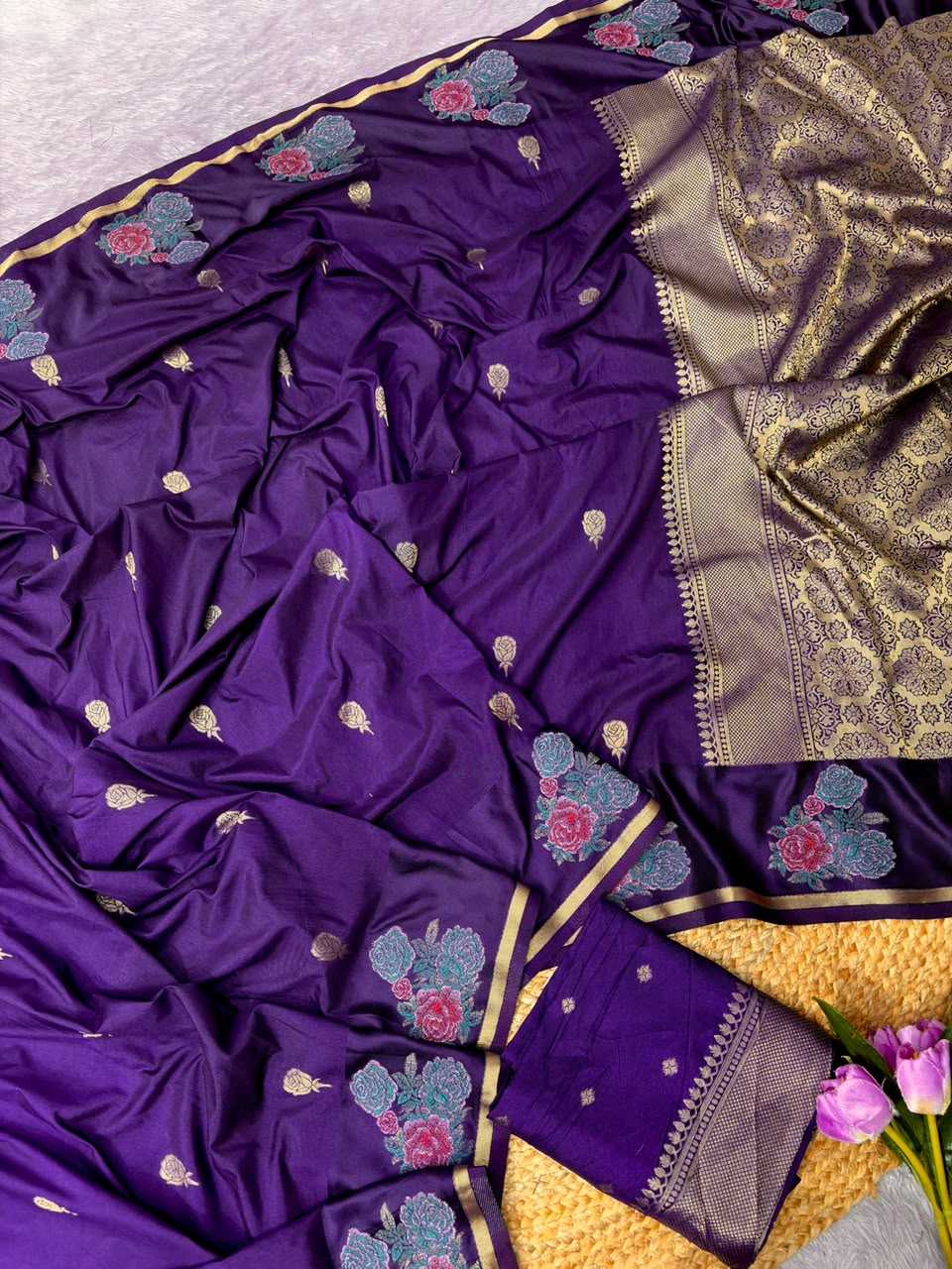 Amaira Dola Silk Saree in Red
