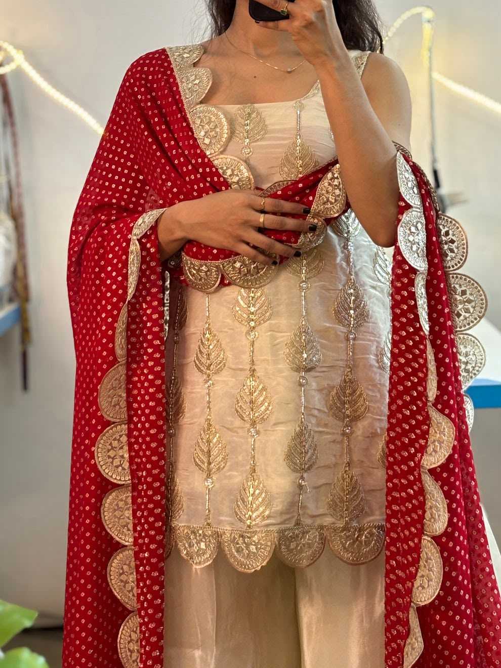 Chinon Embroidery Suit 85