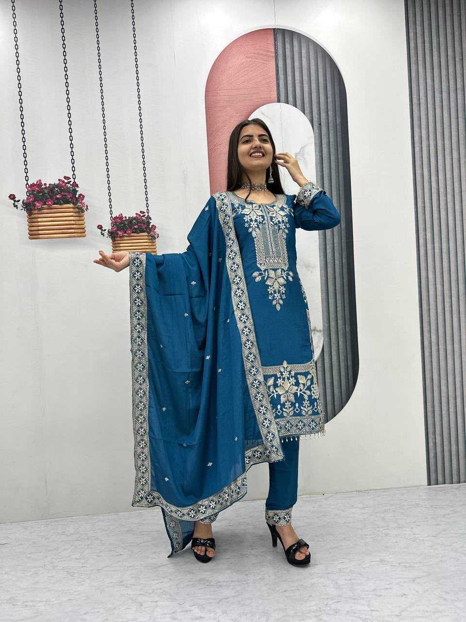 Chinon Ladies Suit in Morpich