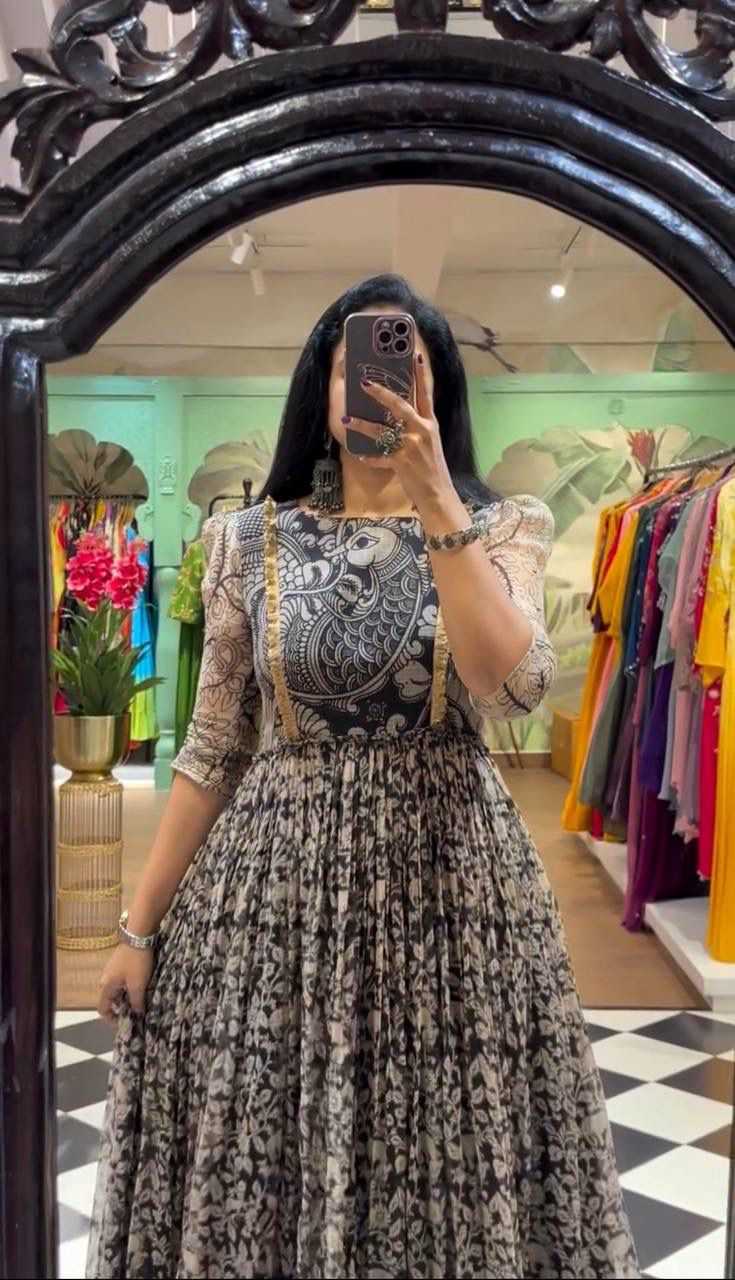 Kota Checks Printed Gown