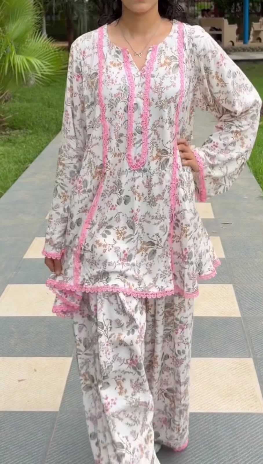 Crepe Ladies Suit