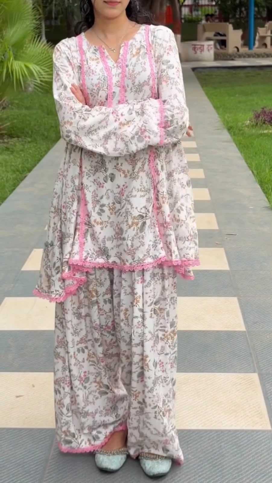 Crepe Ladies Suit