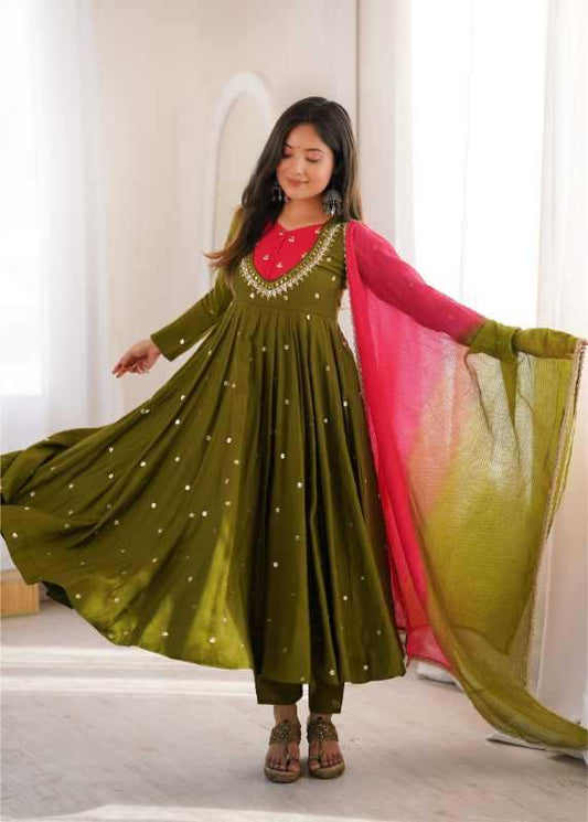 Heavy Roman Silk Embroidery Gown