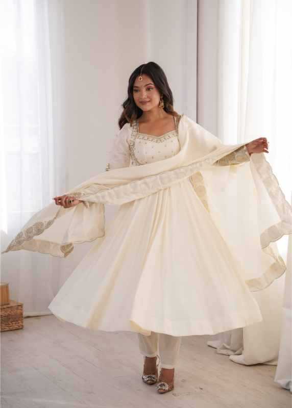 Heavy Roman Silk Embroidery Gown in Pink