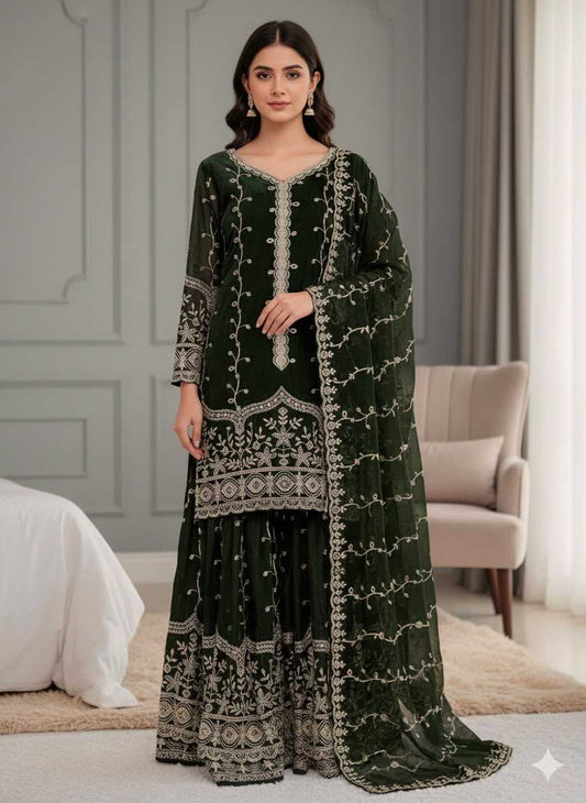 Fendy Embroidery Suit in Black