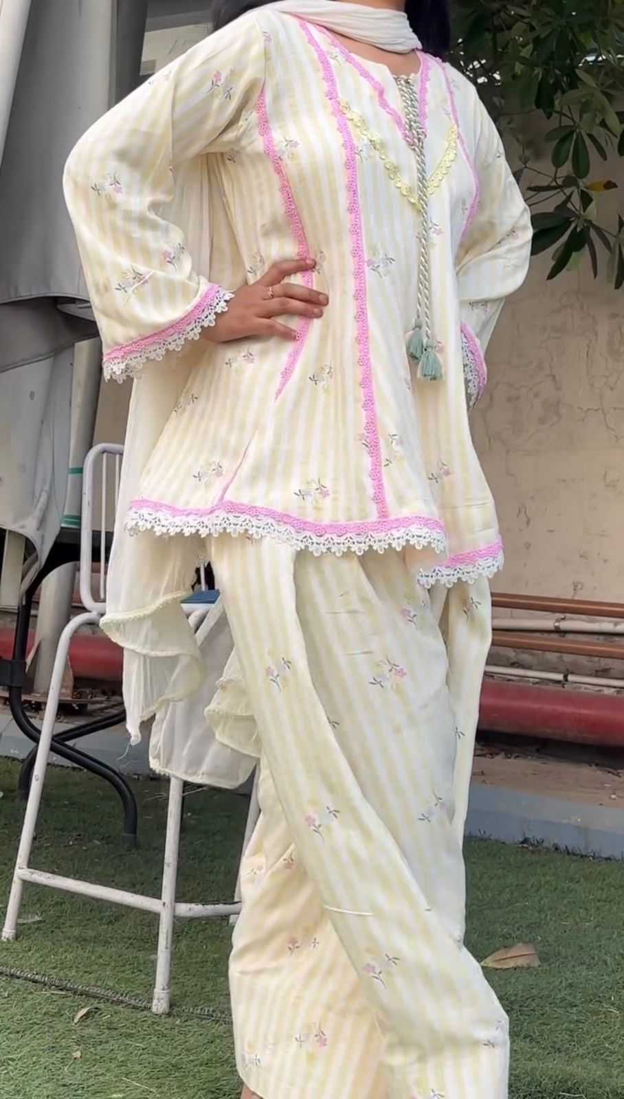 Crepe Ladies Suit