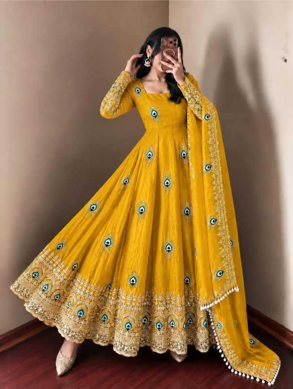 Fendy Embroidery Gown in Off White