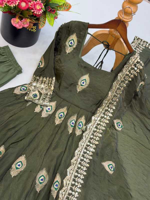 Fendy Embroidery Gown in Off White