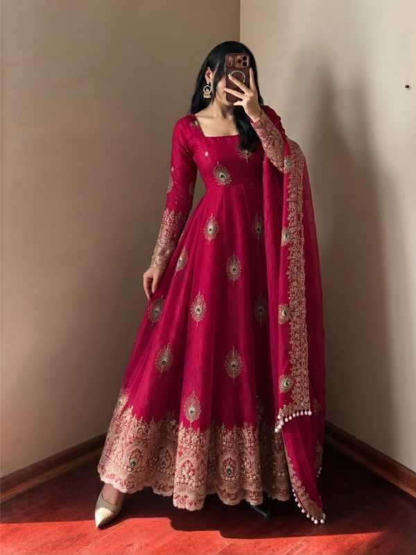 Fendy Embroidery Gown in Off White