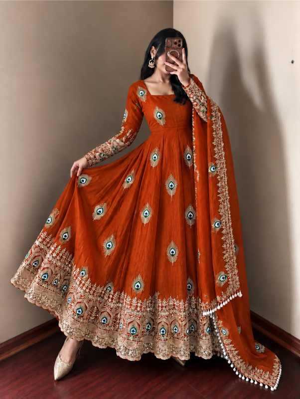 Fendy Embroidery Gown in Off White