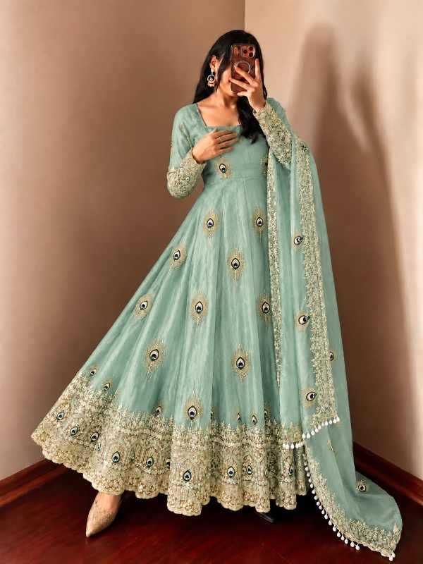 Fendy Embroidery Gown in Off White