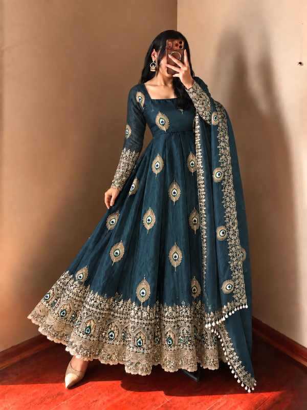 Fendy Embroidery Gown in Off White