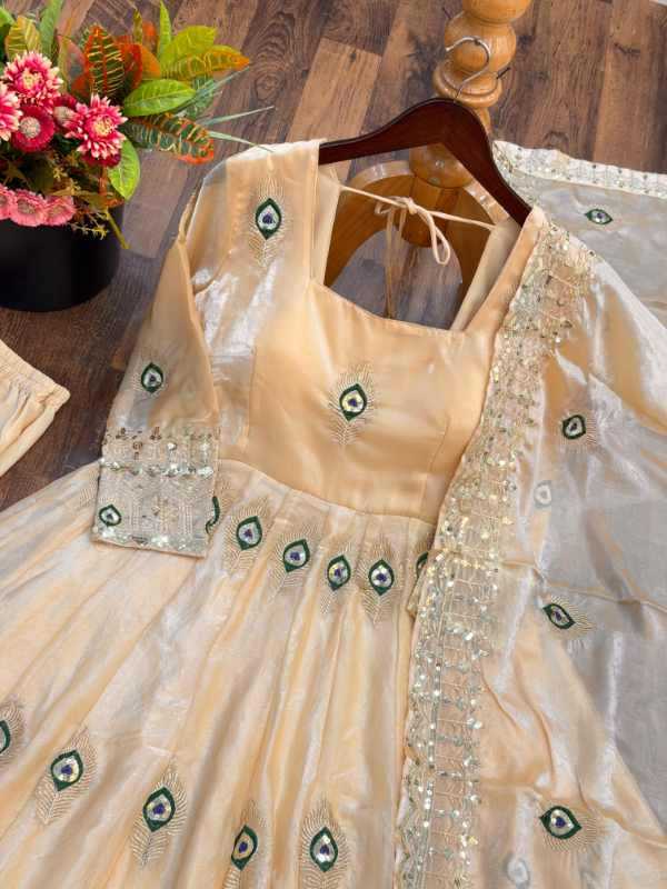 Fendy Embroidery Gown in Off White