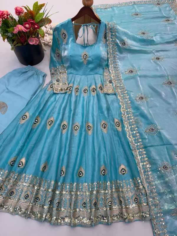 Fendy Embroidery Gown in Off White