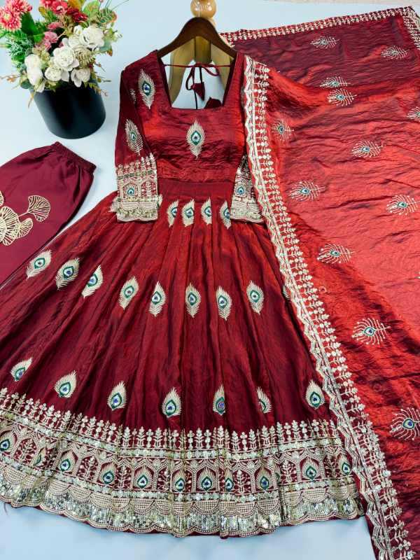 Fendy Embroidery Gown in Off White