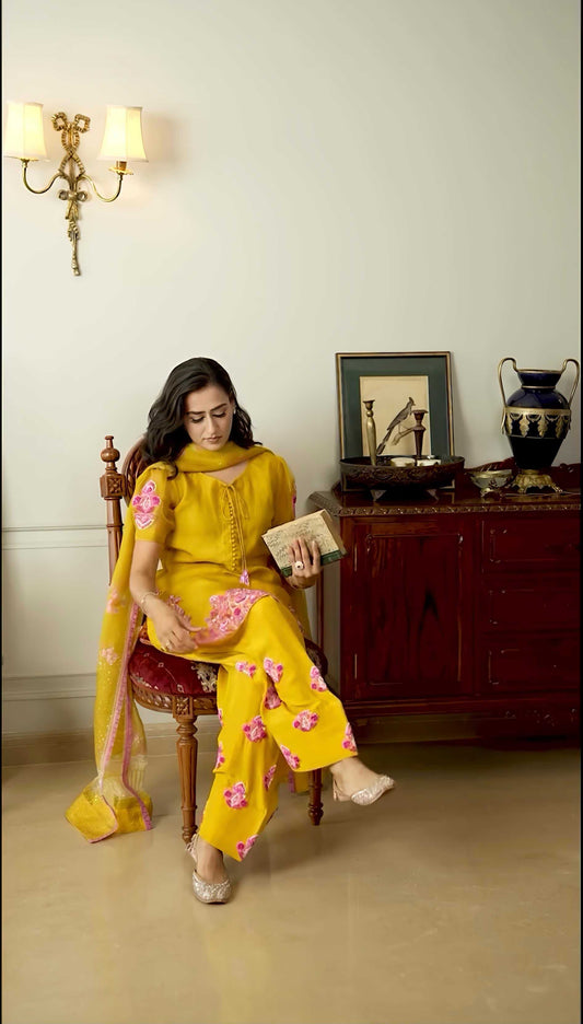 Crepe Embroidery Suit in Yellow