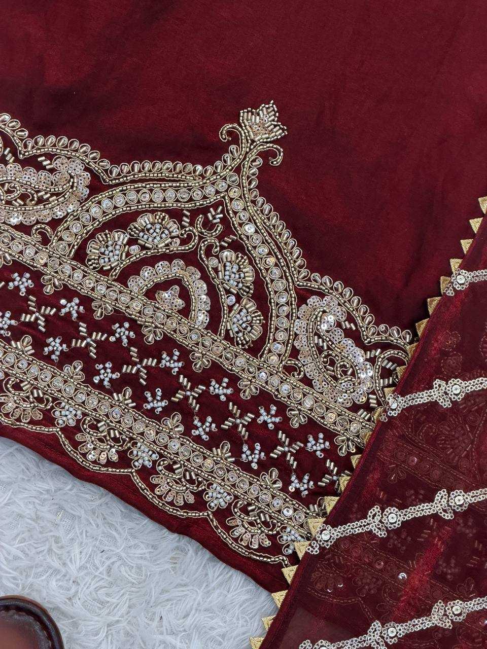 Fendy Embroidery Suit