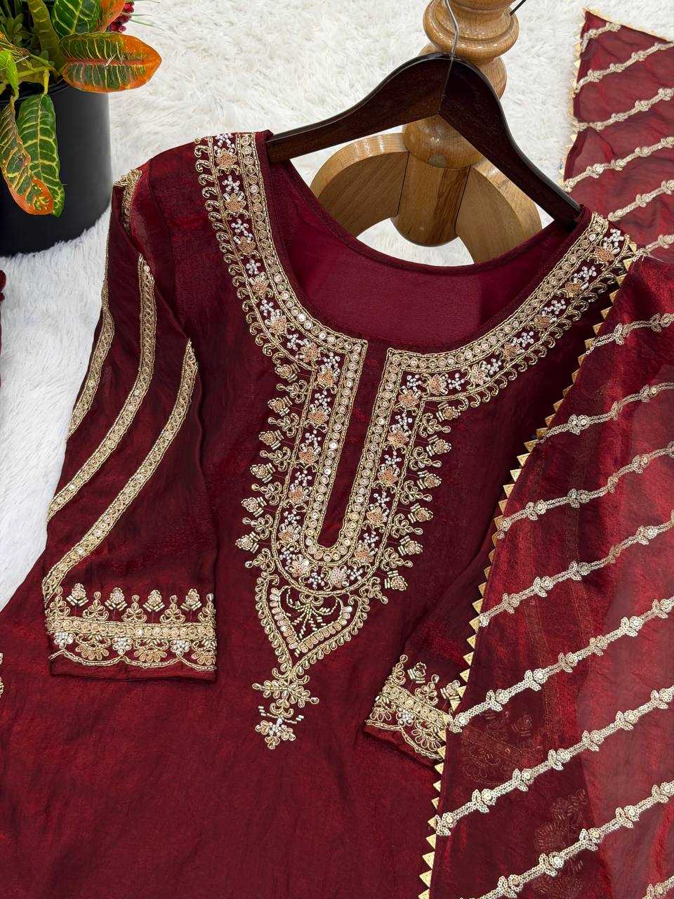 Fendy Embroidery Suit