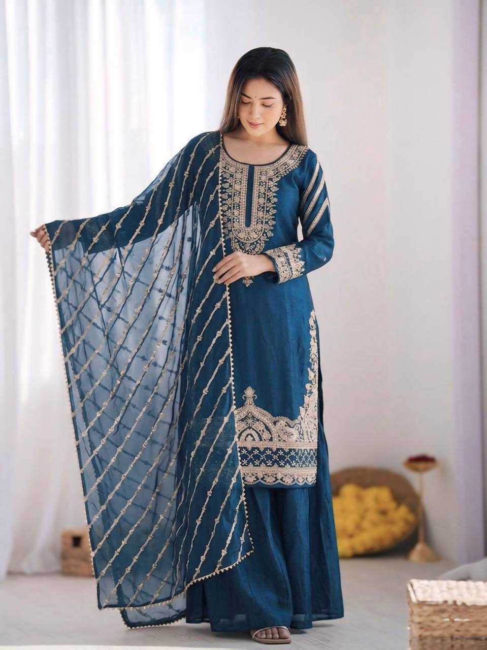 Fendy Embroidery Suit