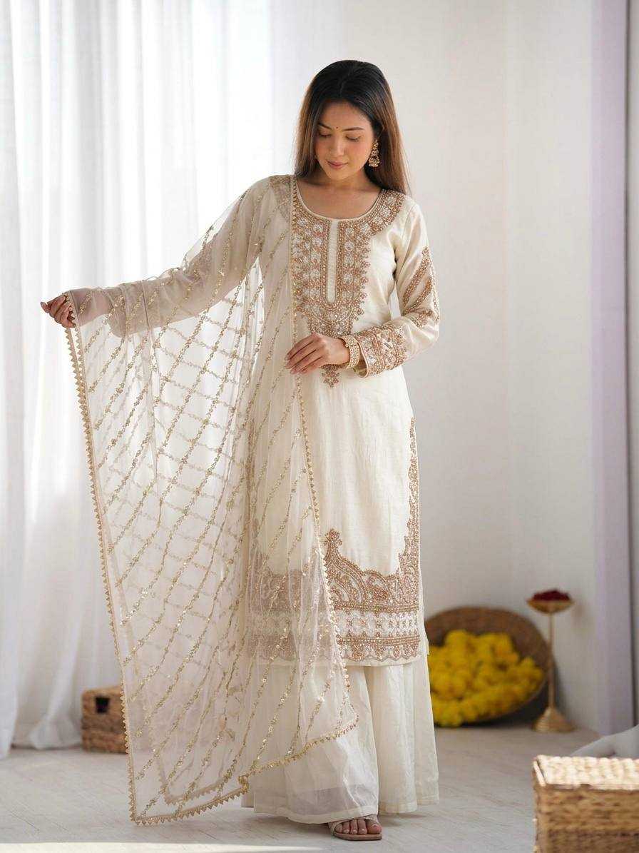 Fendy Embroidery Suit