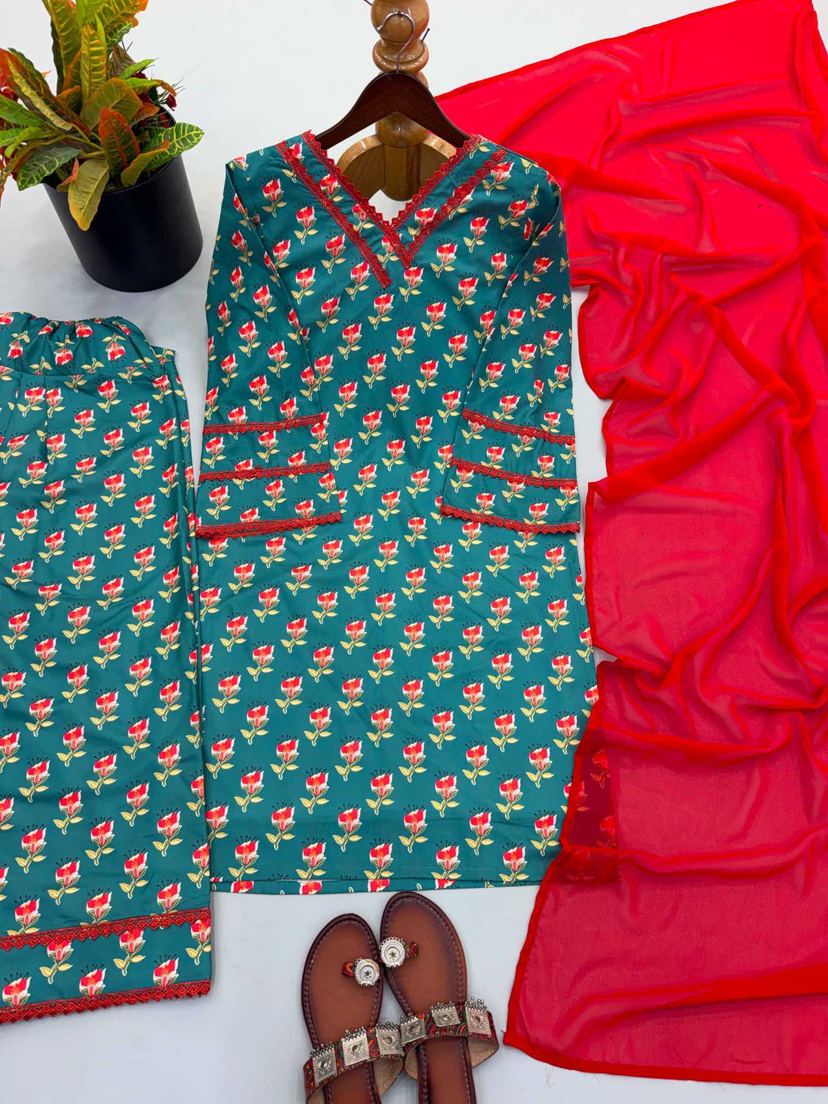 Crepe Ladies Suit