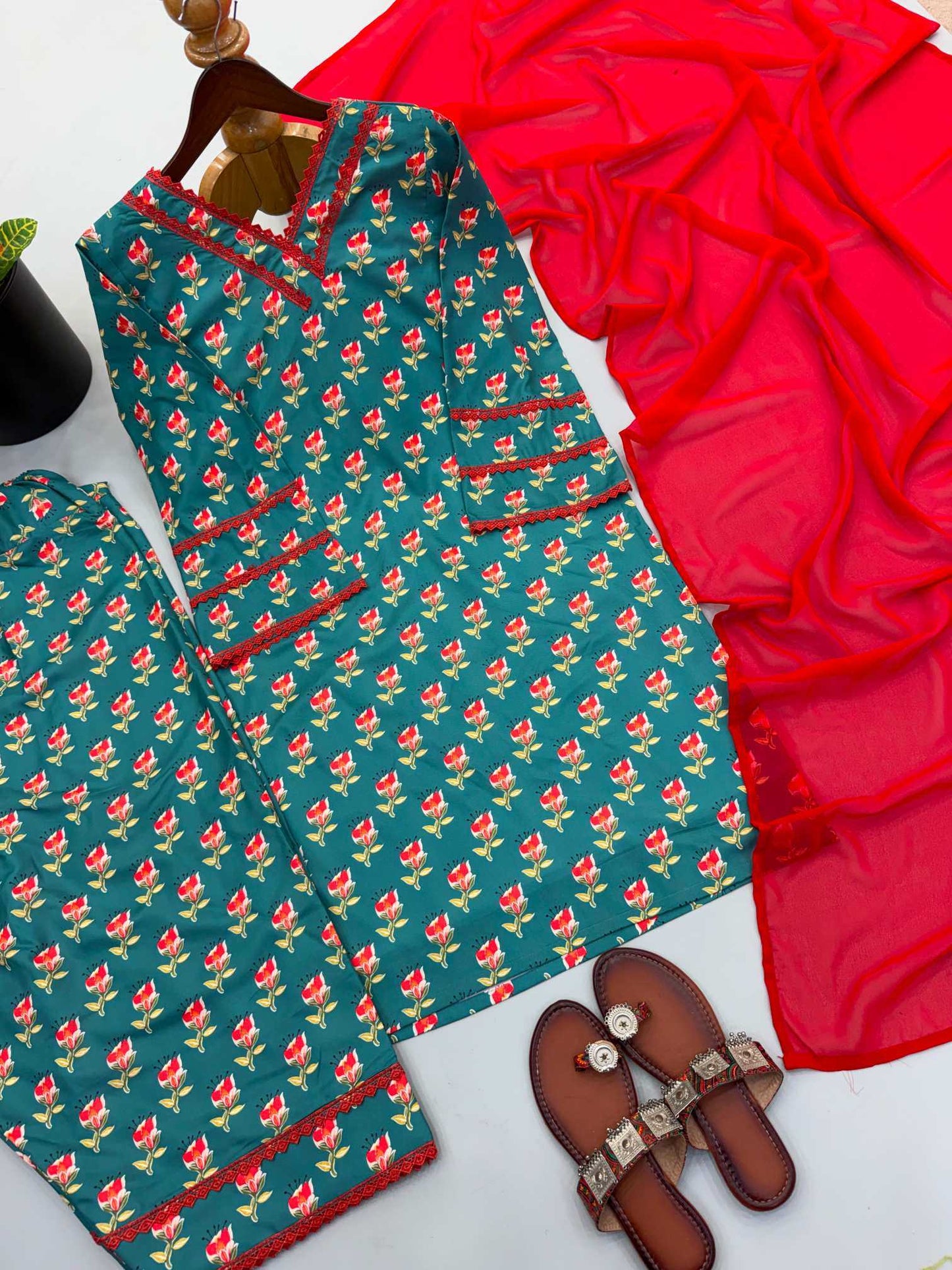 Crepe Ladies Suit