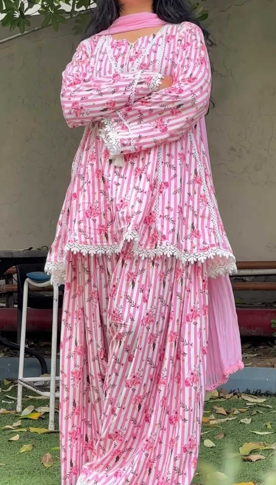 Crepe Ladies Suit