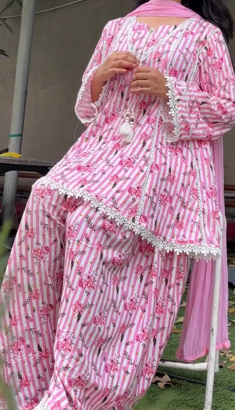 Crepe Ladies Suit
