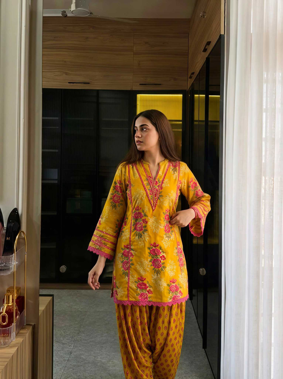 Crepe Ladies Suit