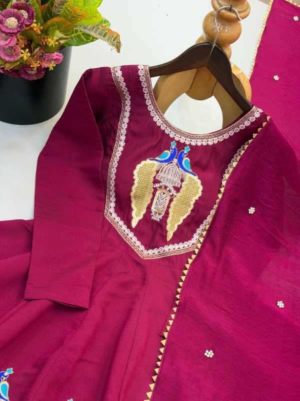 Heavy Roman Silk Embroidery Suit 916
