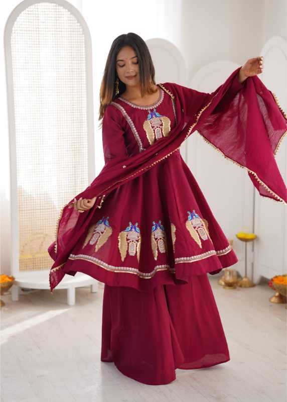 Heavy Roman Silk Embroidery Suit 916