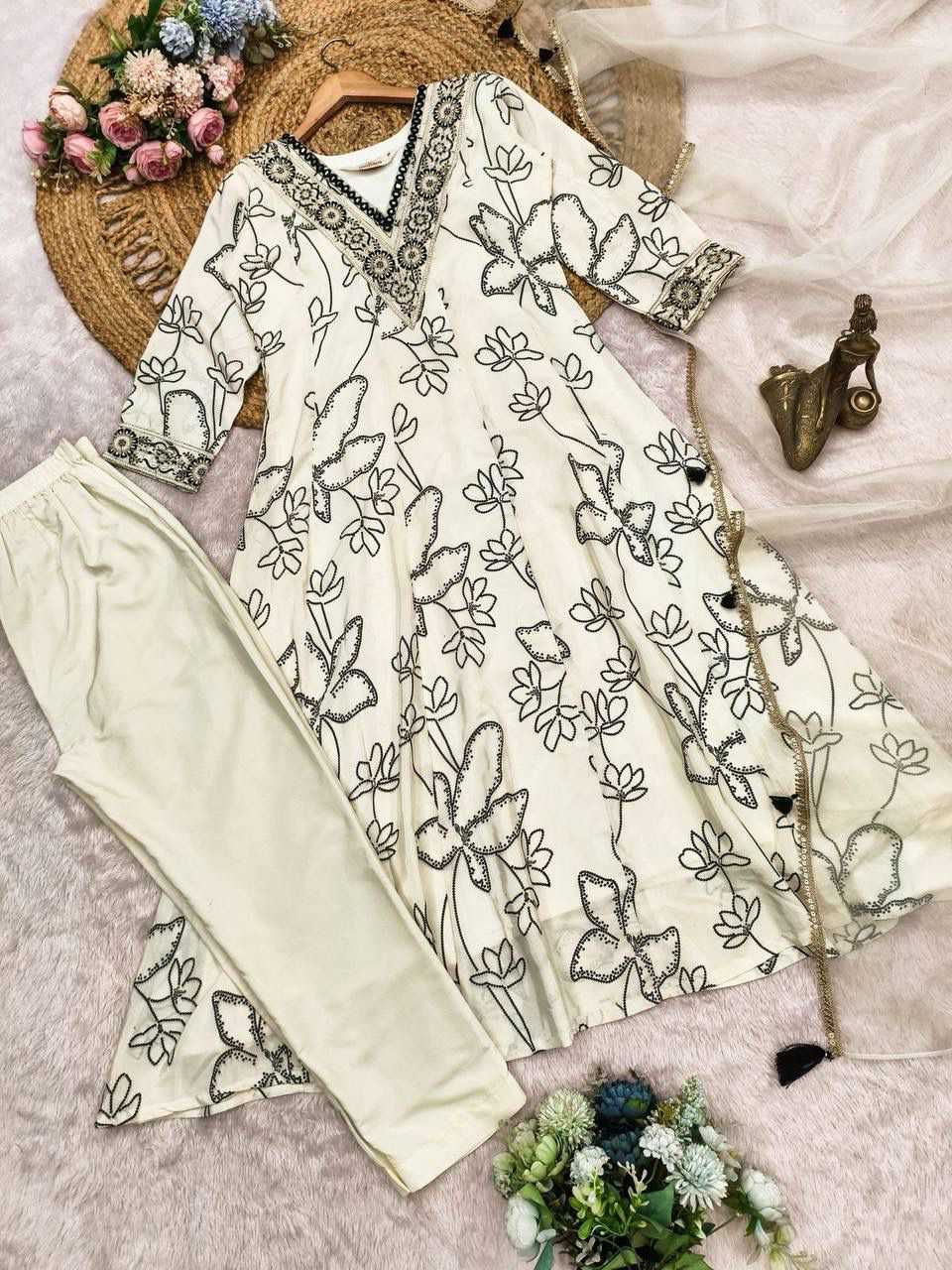 Shaivi Crepe Ladies Suit