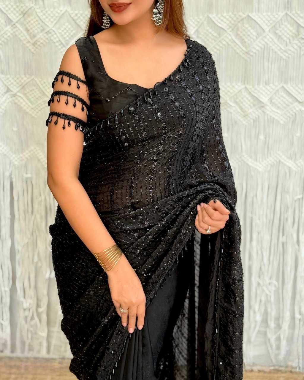 Fendy Embroidered Saree
