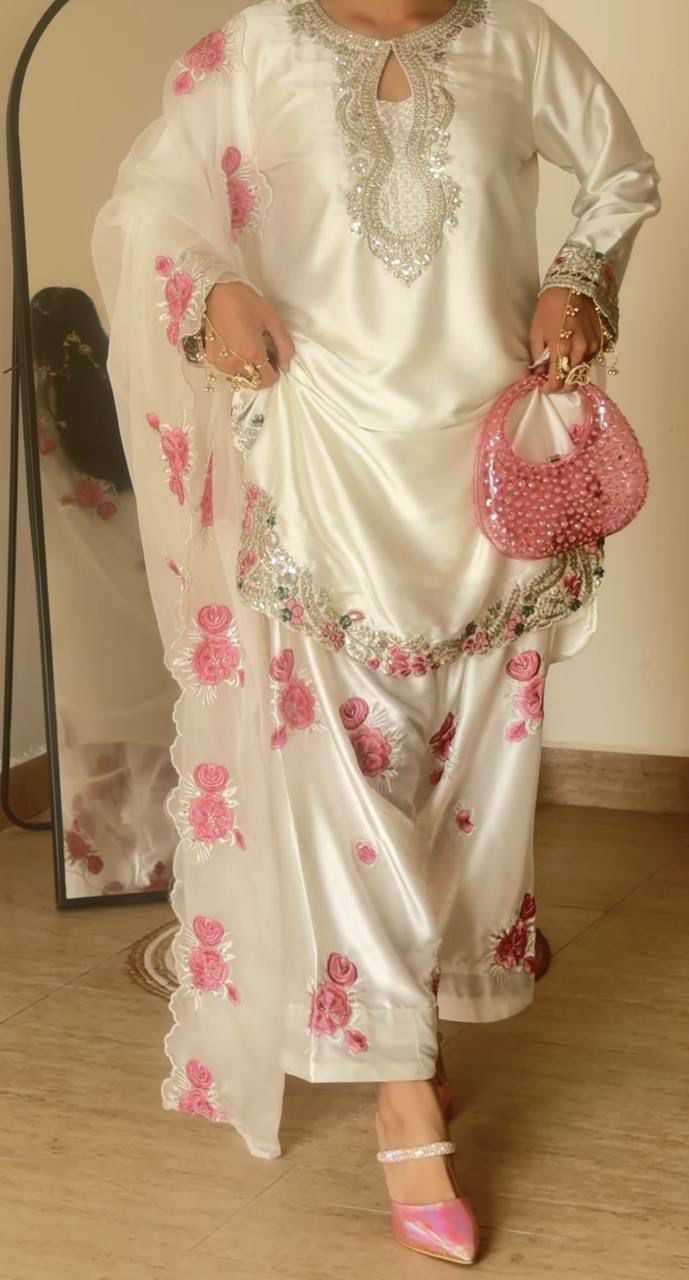 Japan Sartin Embroidery Suit