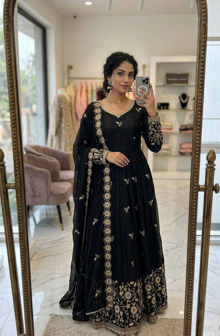 Fendy Embroidery Gown