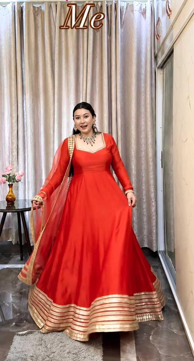 Heavy Roman Silk Embroidery Gown 813