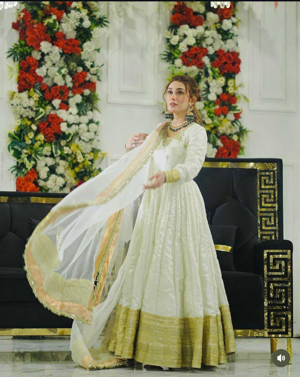 Design Pure Silk Embroidery Gown